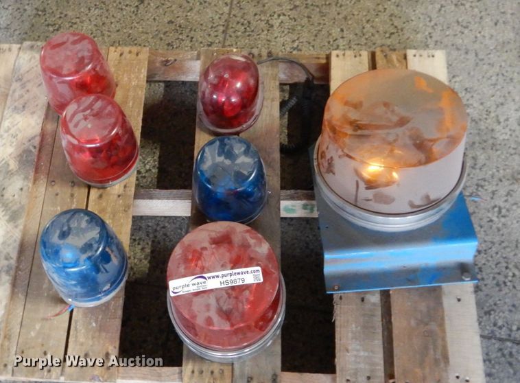 image for item HS9879 (7) emergency beacons