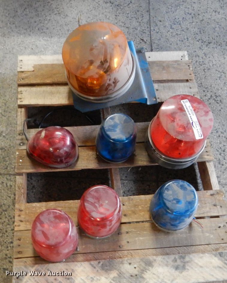 image for item HS9879 (7) emergency beacons