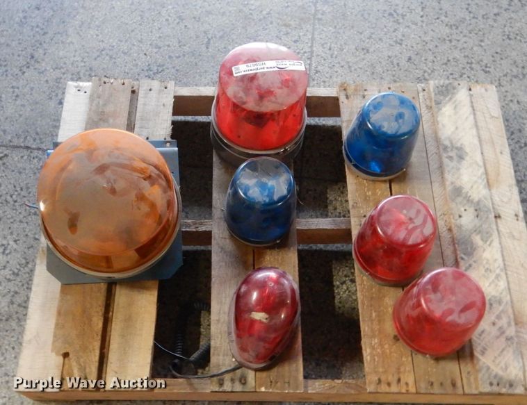 image for item HS9879 (7) emergency beacons