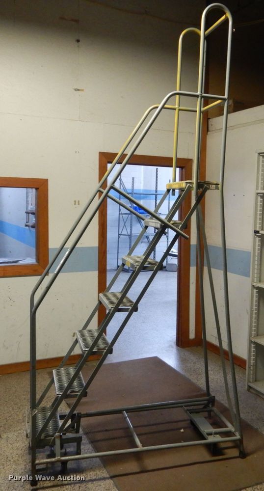 image for item HS9883 Rolling staircase