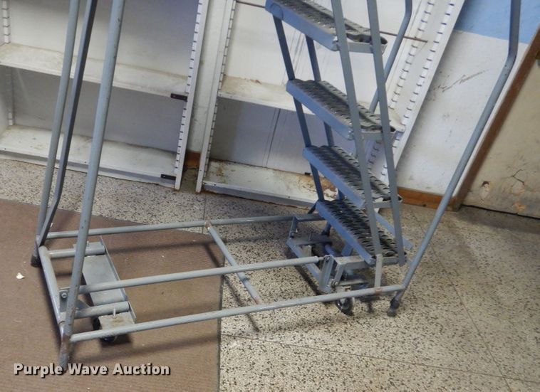 image for item HS9883 Rolling staircase