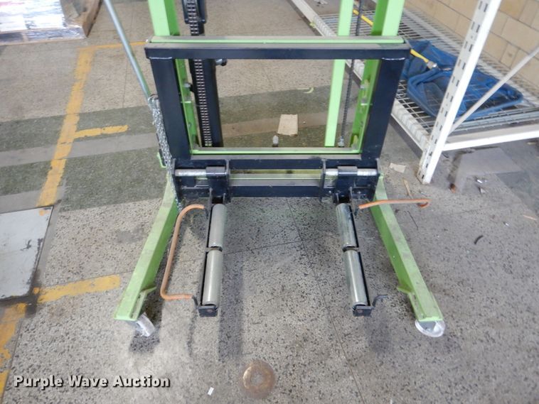 image for item HS9884 ARI Hetra AH-20330 high lift wheel dolly