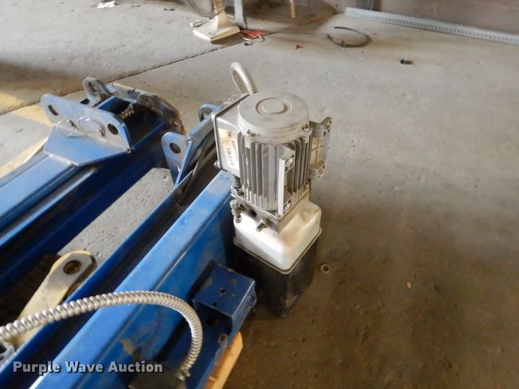 image for item HS9899 Rotary SPOA10N507 two post automotive lift