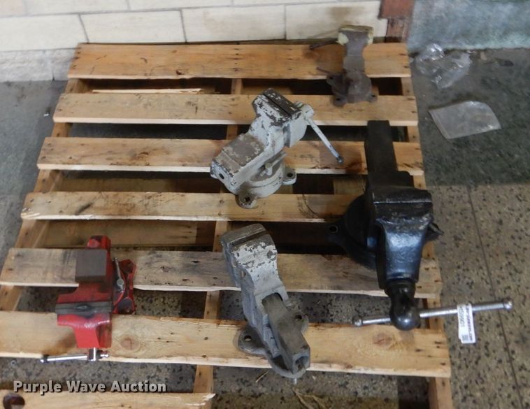 image for item HS9901 Bench vices