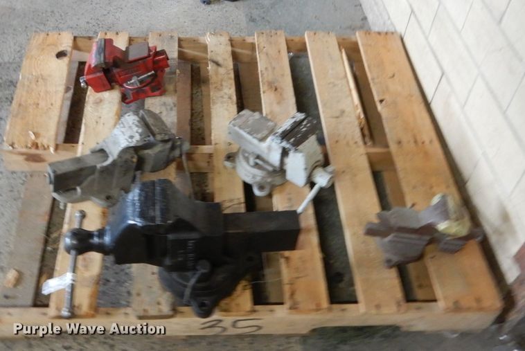 image for item HS9901 Bench vices