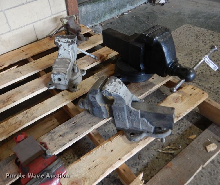 image for item HS9901 Bench vices