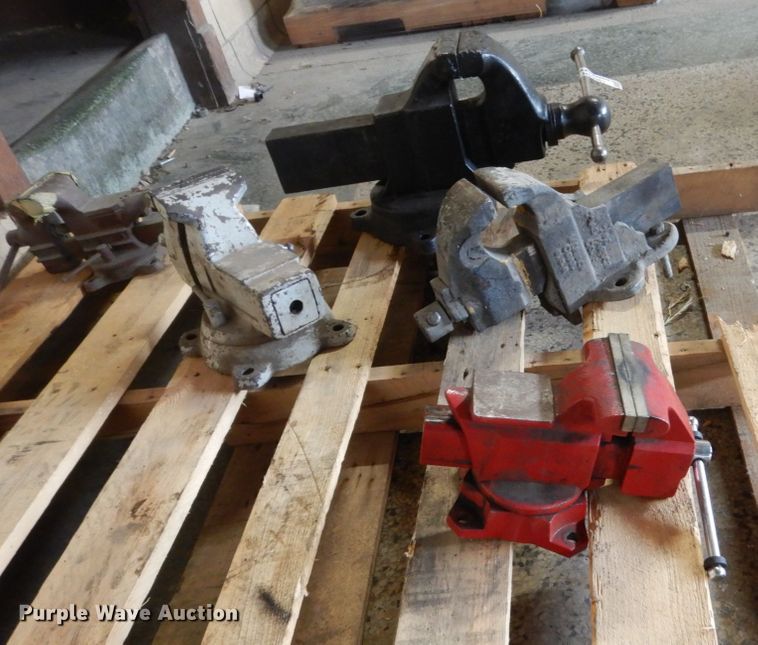 image for item HS9901 Bench vices