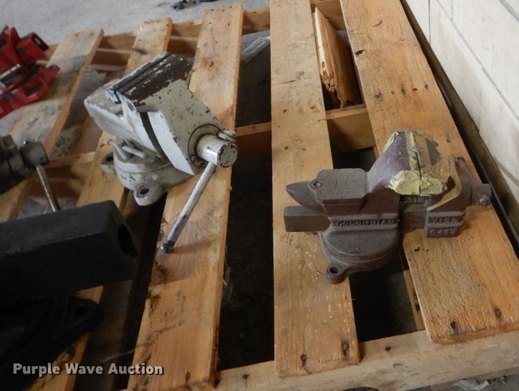 image for item HS9901 Bench vices