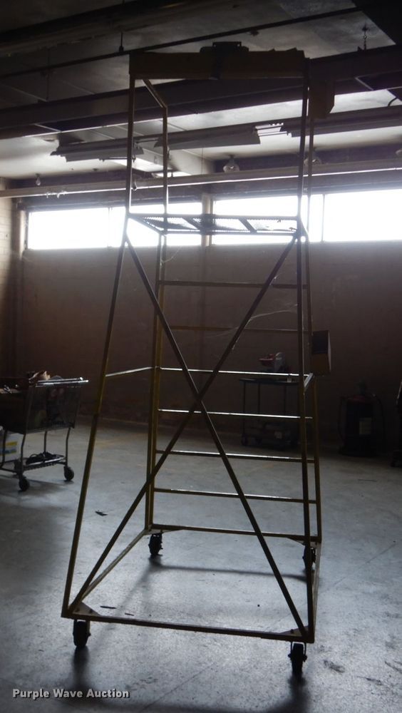 image for item HS9908 Rolling platform