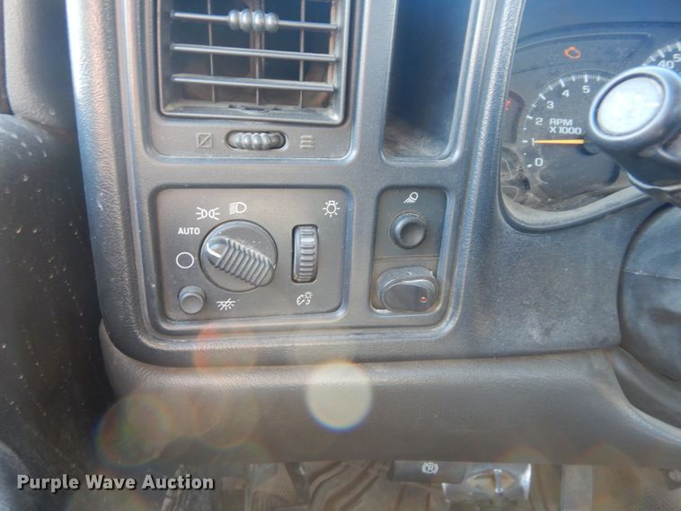 image for item HV9611 2006 Chevrolet Silverado 1500  pickup truck