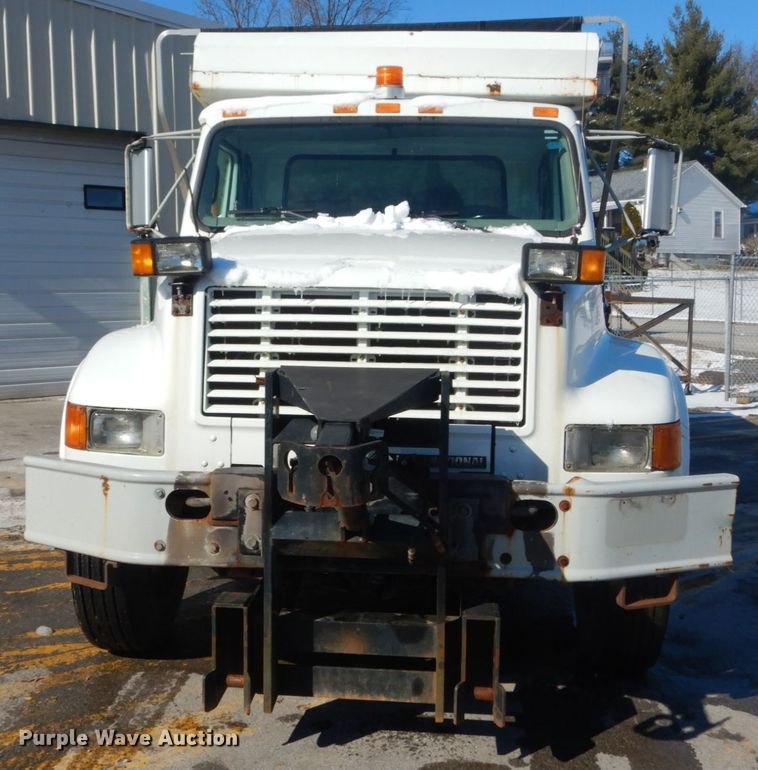 image for item HV9612 2001 International 4900  dump truck