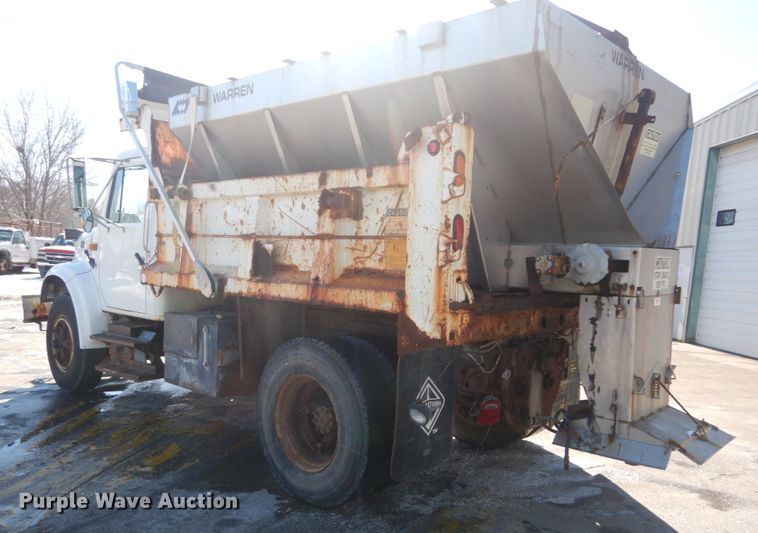 image for item HV9612 2001 International 4900  dump truck
