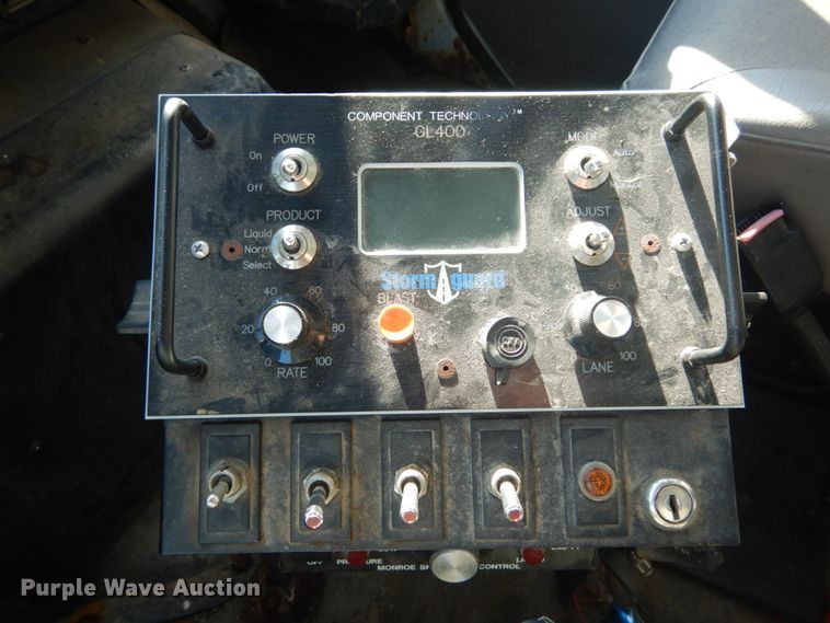 image for item HV9612 2001 International 4900  dump truck