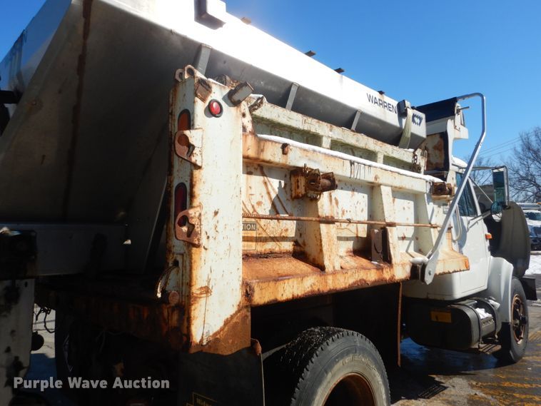 image for item HV9612 2001 International 4900  dump truck