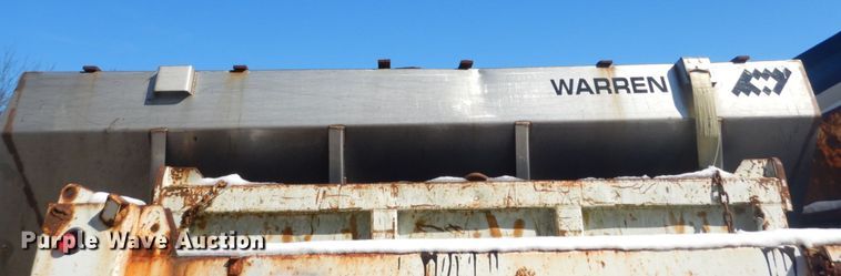 image for item HV9612 2001 International 4900  dump truck