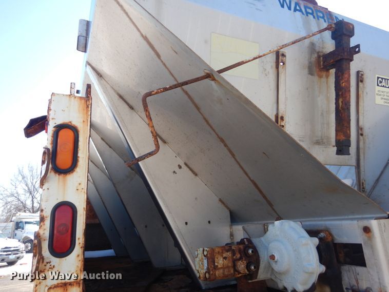 image for item HV9612 2001 International 4900  dump truck