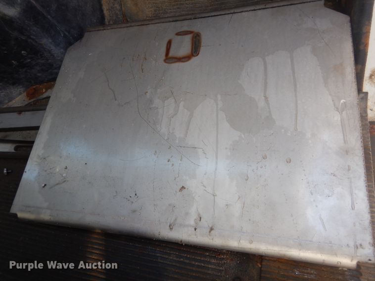 image for item HV9612 2001 International 4900  dump truck