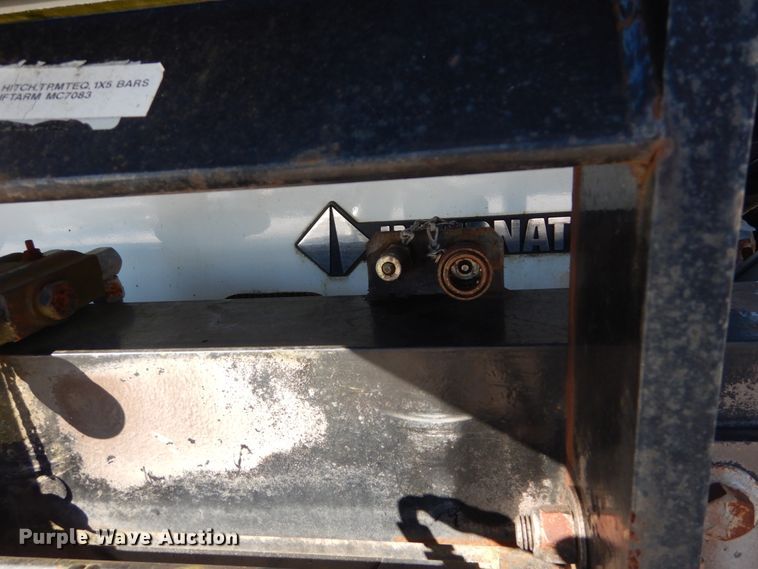 image for item HV9612 2001 International 4900  dump truck