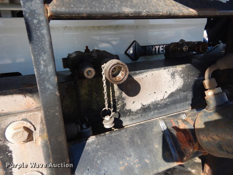 image for item HV9612 2001 International 4900  dump truck