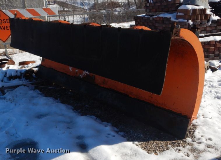 image for item HV9612 2001 International 4900  dump truck