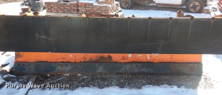 image for item HV9612 2001 International 4900  dump truck