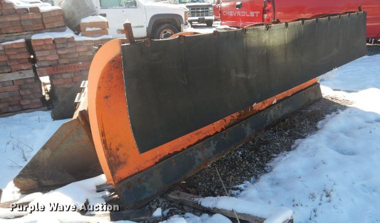 image for item HV9612 2001 International 4900  dump truck