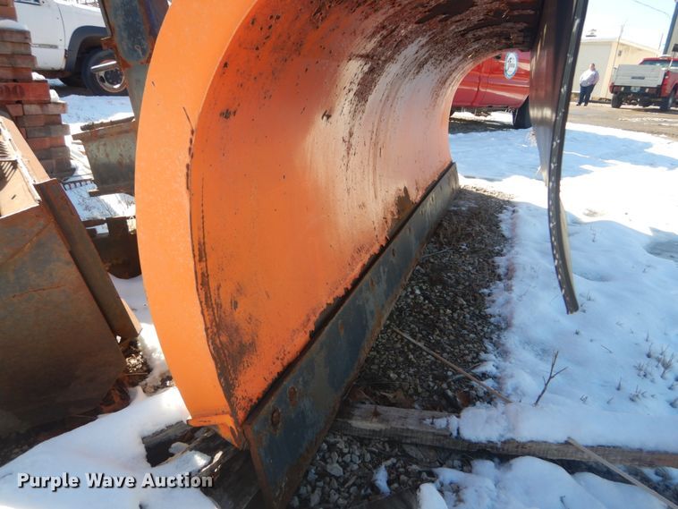 image for item HV9612 2001 International 4900  dump truck