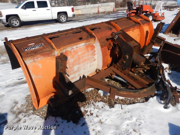 image for item HV9612 2001 International 4900  dump truck