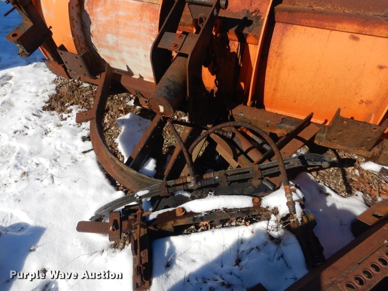 image for item HV9612 2001 International 4900  dump truck