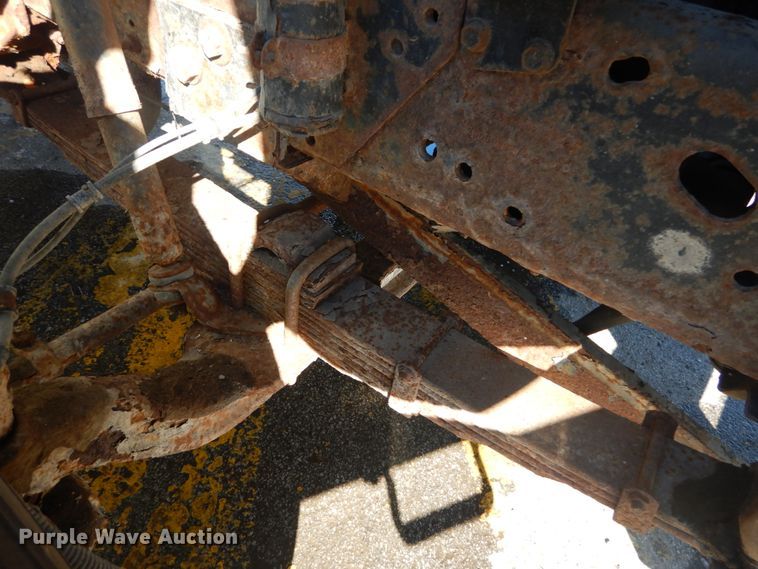 image for item HV9612 2001 International 4900  dump truck