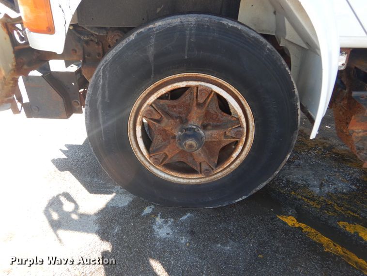 image for item HV9612 2001 International 4900  dump truck