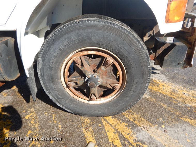 image for item HV9612 2001 International 4900  dump truck