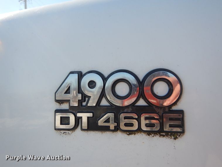 image for item HV9612 2001 International 4900  dump truck