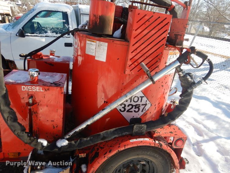 image for item HV9619 2005 Crafco SS125  crack sealer