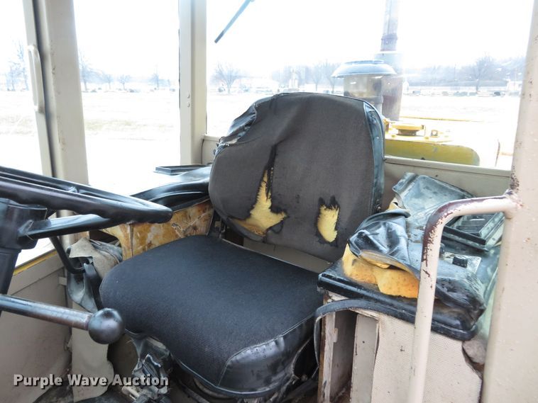 image for item HV9630 1986 John Deere 544D  wheel loader