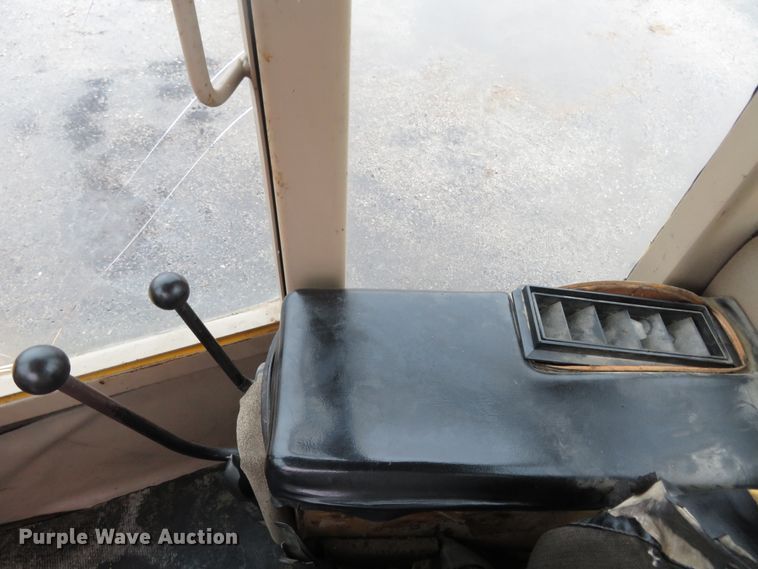 image for item HV9630 1986 John Deere 544D  wheel loader