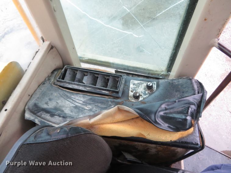 image for item HV9630 1986 John Deere 544D  wheel loader