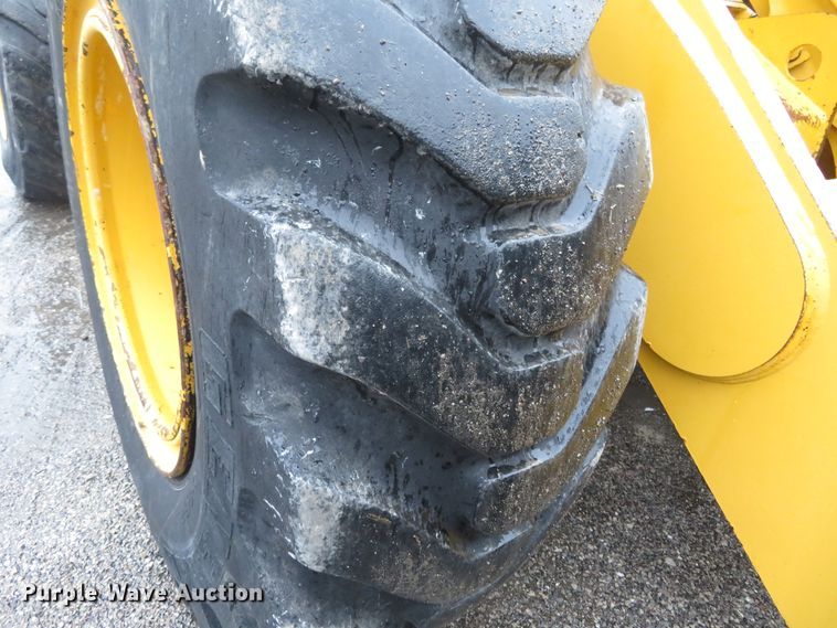 image for item HV9630 1986 John Deere 544D  wheel loader