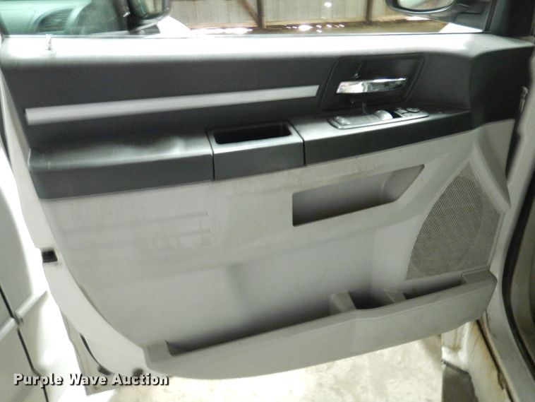 image for item HW9851 2010 Dodge Grand Caravan  van