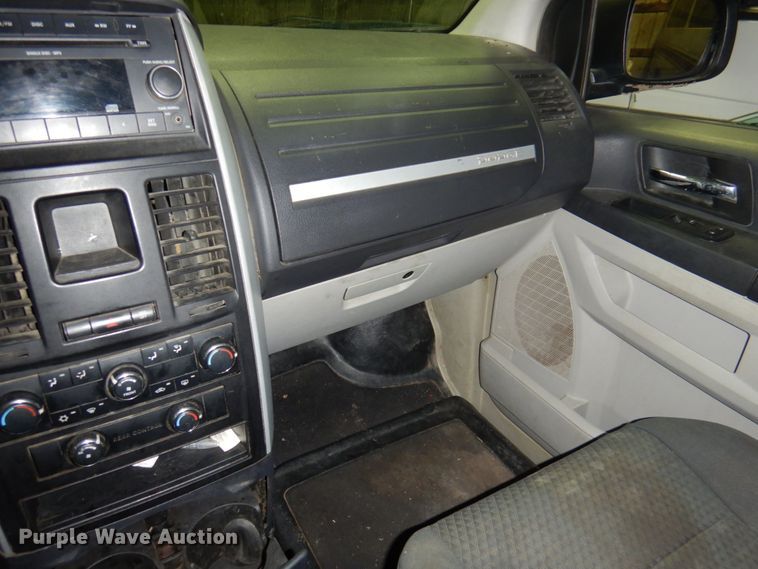 image for item HW9851 2010 Dodge Grand Caravan  van