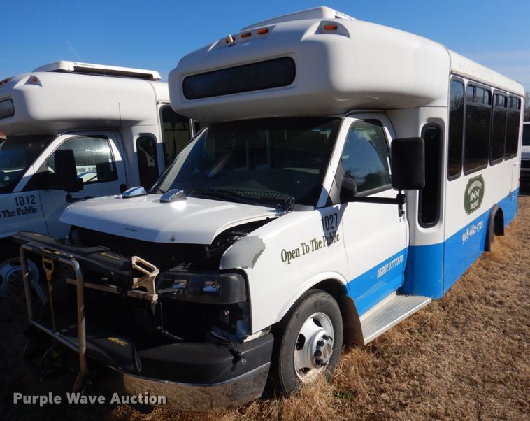 image for item HW9854 2010 Chevrolet Express  shuttle bus