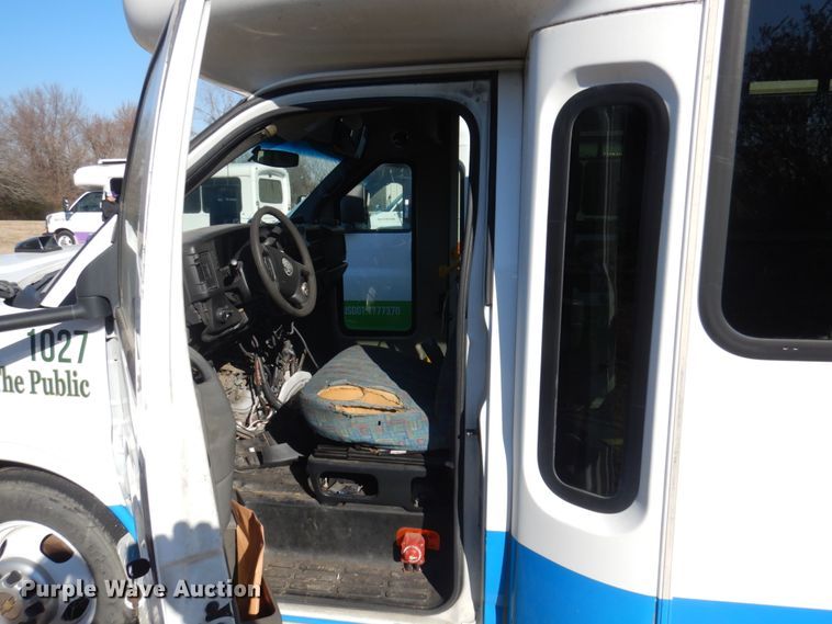 image for item HW9854 2010 Chevrolet Express  shuttle bus