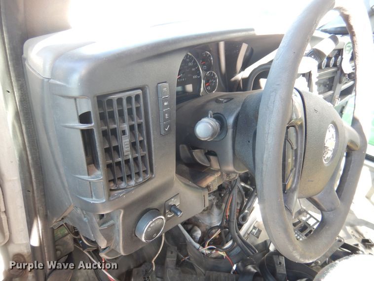 image for item HW9854 2010 Chevrolet Express  shuttle bus