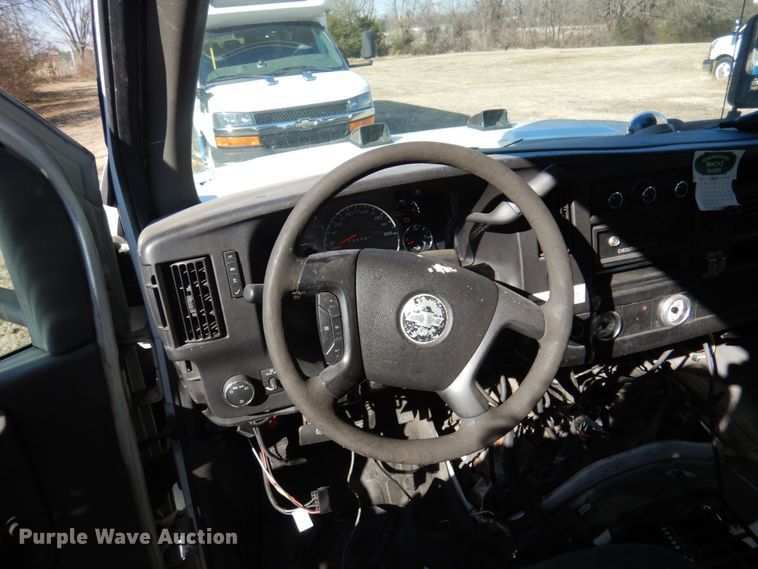 image for item HW9854 2010 Chevrolet Express  shuttle bus