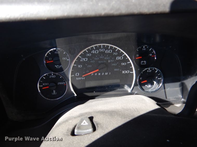 image for item HW9854 2010 Chevrolet Express  shuttle bus