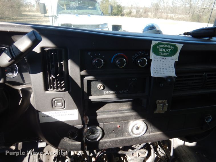 image for item HW9854 2010 Chevrolet Express  shuttle bus