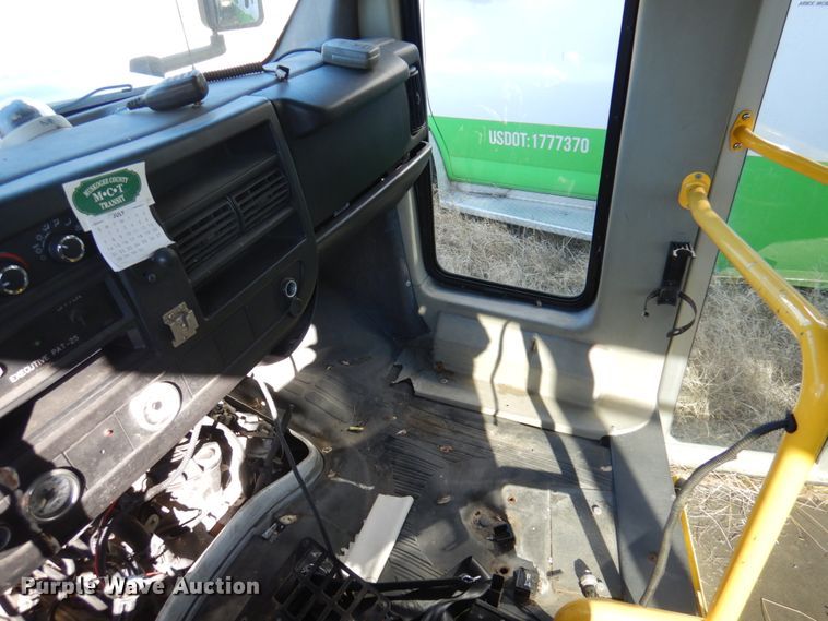 image for item HW9854 2010 Chevrolet Express  shuttle bus