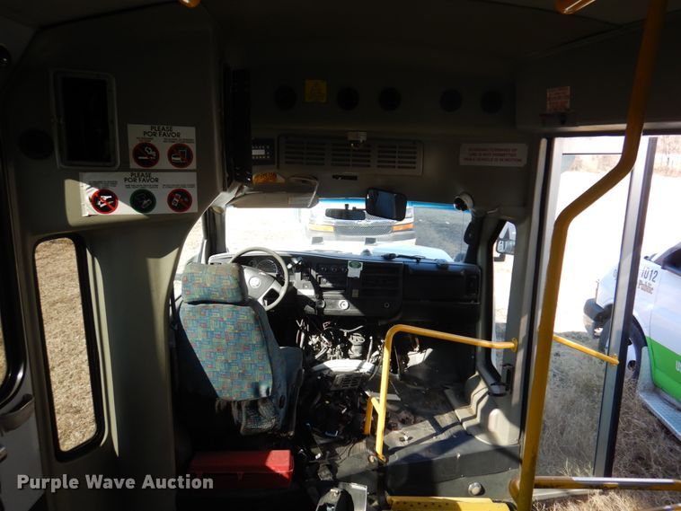 image for item HW9854 2010 Chevrolet Express  shuttle bus