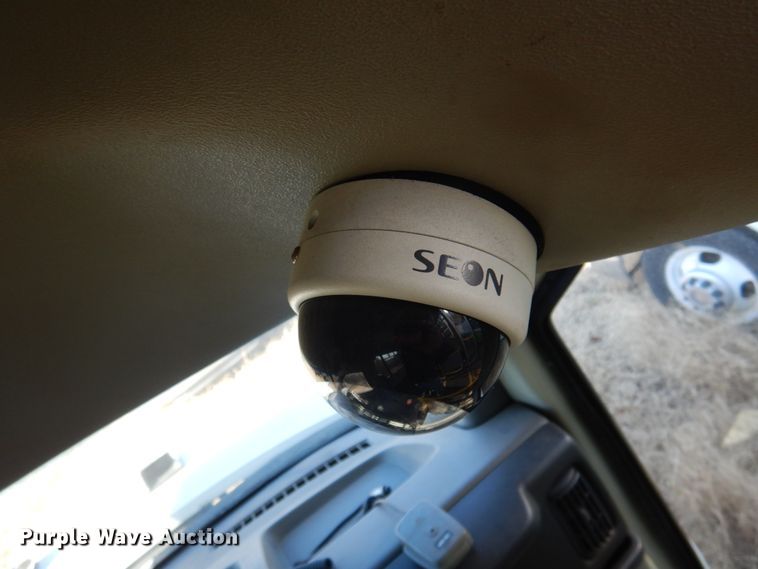 image for item HW9854 2010 Chevrolet Express  shuttle bus