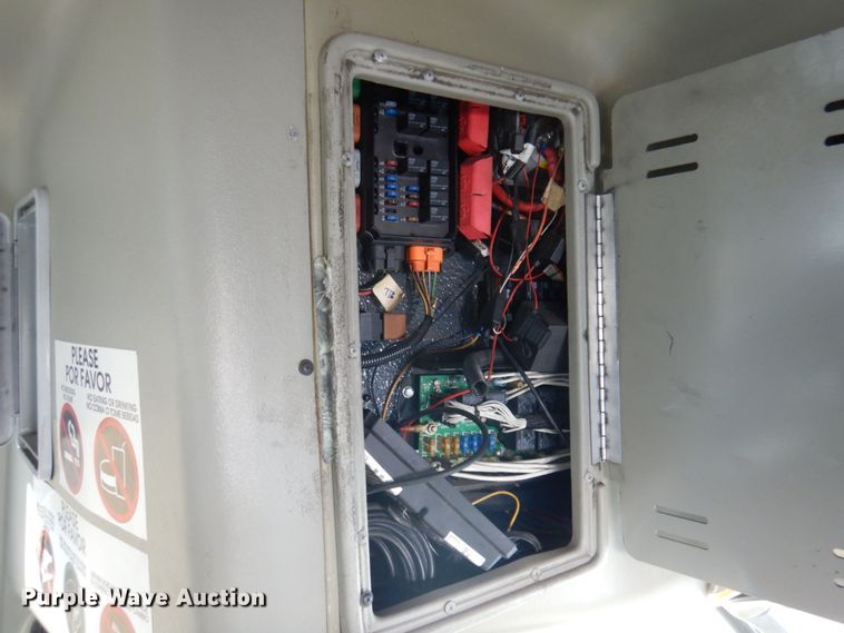 image for item HW9854 2010 Chevrolet Express  shuttle bus